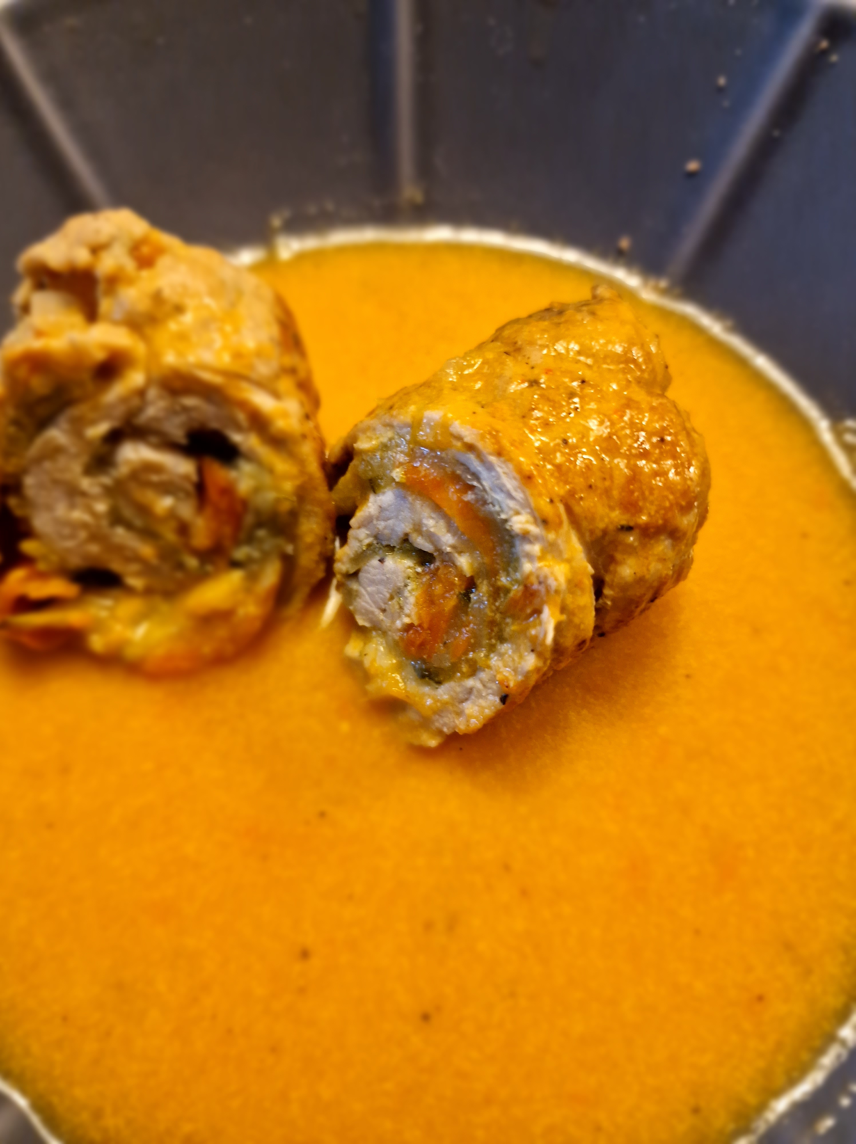 Putenröllchen in Paprika-Joghurt-Soße – CziCasa Putenröllchen in Paprika-Joghurt-Soße – CziCasa